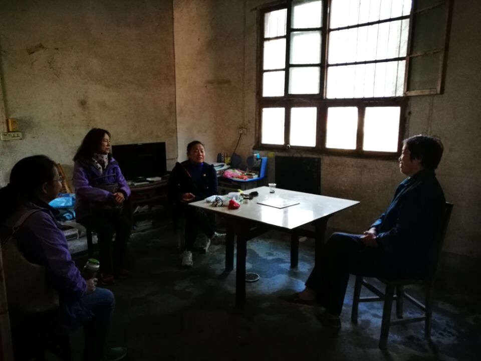 太阳成集团的官方网站“理论热点面对面”专家组赴乌云山村进行心理帮扶 太阳成集团的官方网站“理论热点面对面”专家组赴乌云山村进行心理帮扶