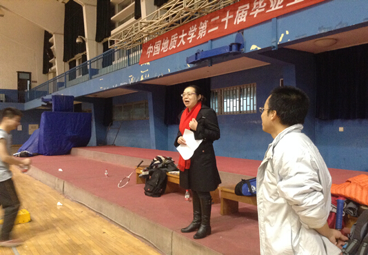 太阳成集团的官方网站师生羽毛球友谊赛顺利举行 太阳成集团的官方网站师生羽毛球友谊赛顺利举行