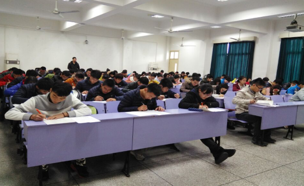 太阳成集团的官方网站分党校第五期入党积极分子培训班党课结业考试顺利举行 太阳成集团的官方网站分党校第五期入党积极分子培训班党课结业考试顺利举行